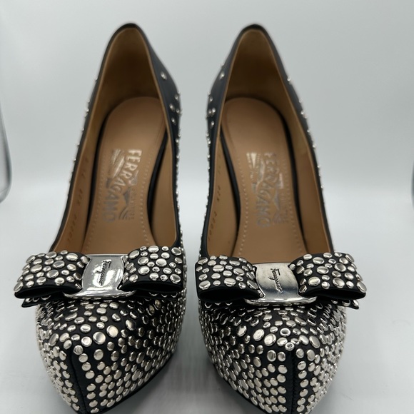 Black pump - Picture 3 of 9